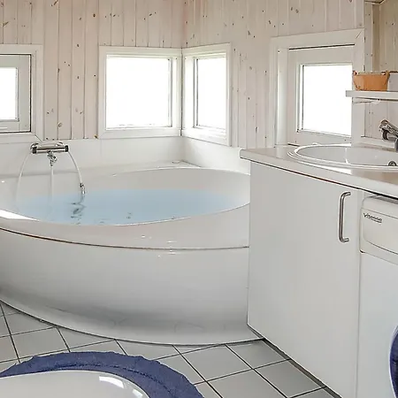 Σπίτι διακοπών Cozy Home In Hejls With Kitchen Hejls